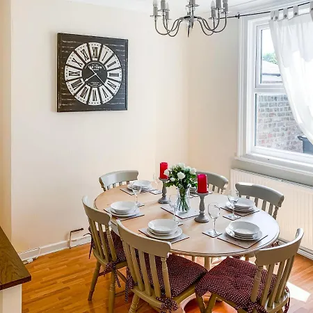 Apartman Waverley - Quaint Victorian With Free Parking *