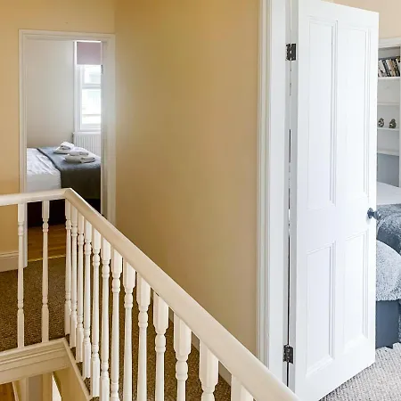 Waverley - Quaint Victorian With Free Parking *