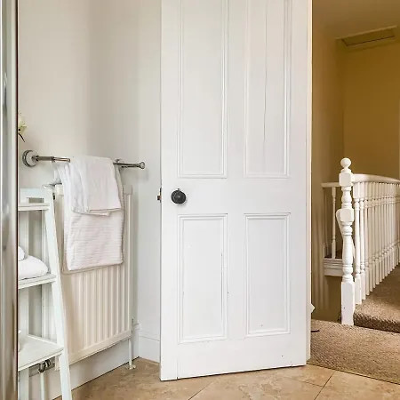 Waverley - Quaint Victorian With Free Parking *