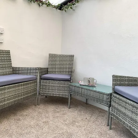 Waverley - Quaint Victorian With Free Parking *