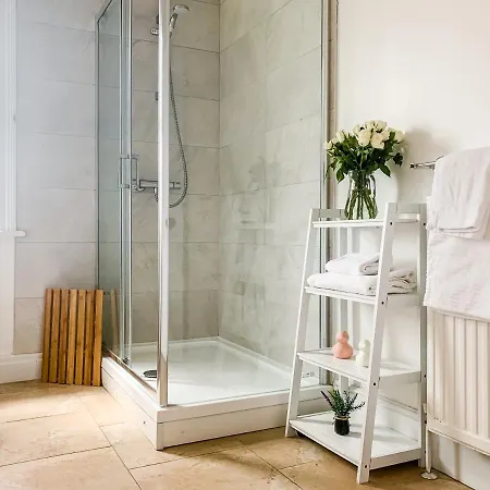 Waverley - Quaint Victorian With Free Parking *