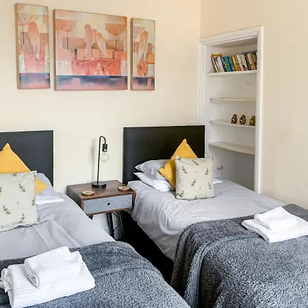 Waverley - Quaint Victorian With Free Parking York