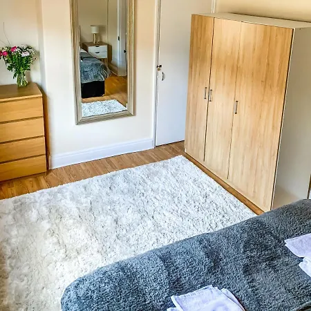 Waverley - Quaint Victorian With Free Parking York