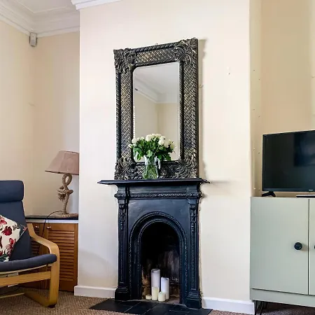 Waverley - Quaint Victorian With Free Parking * York