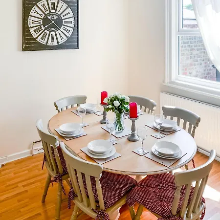 Waverley - Quaint Victorian With Free Parking