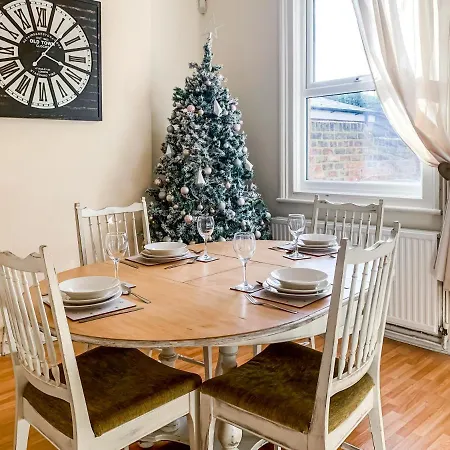 Waverley - Quaint Victorian With Free Parking York