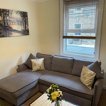 Waverley - Quaint Victorian With Free Parking *