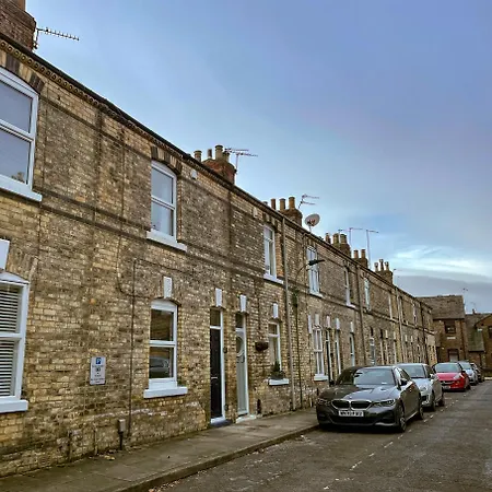 Waverley - Quaint Victorian With Free Parking